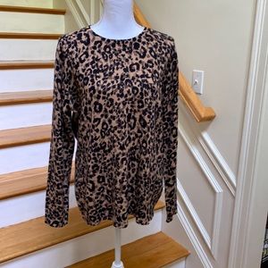 Beautiful CASHMERE sweater in animal print. XL Runs on the smaller side.